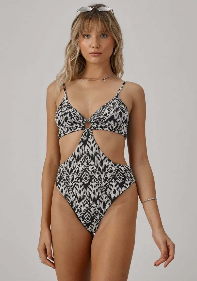 MYFT - CUT OFF PRINTED SWIMMING POINT - 526MO000351 MYFT - CUT OFF PRINTED SWIMMING POINT - 526MO000351