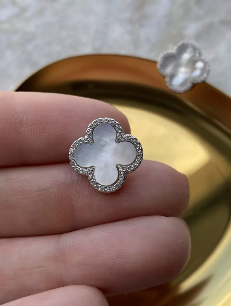 Mikabe - Earring Van Trevo Mother of Pearl Silver 925 - MK1563 Mikabe - Earring Van Trevo Mother of Pearl Silver 925 - MK1563