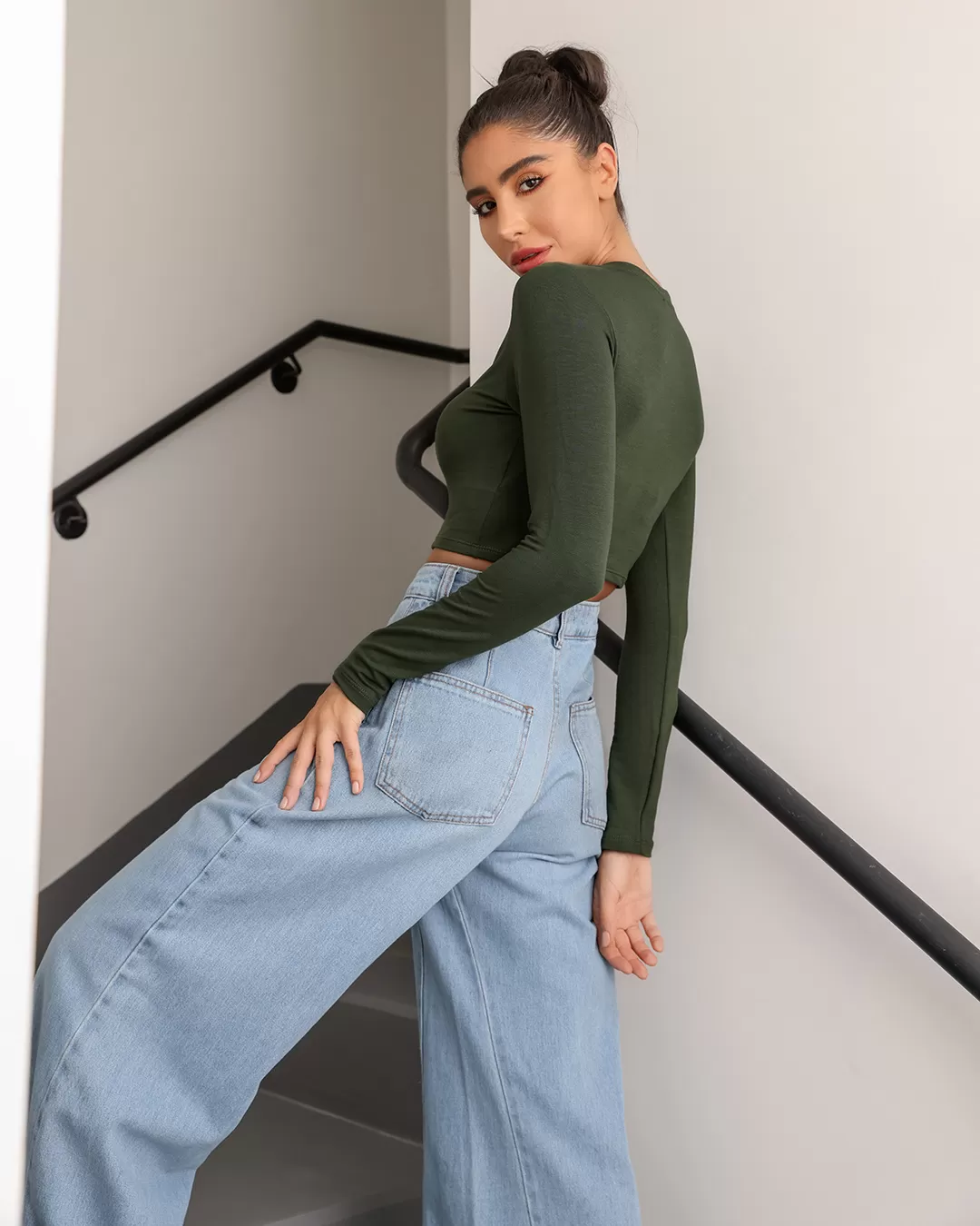 Dot Clothing - Cropped Dot Clothing Sweatshirt Long Sleeve Green - 1984VERDE Dot Clothing - Cropped Dot Clothing Sweatshirt Long Sleeve Green - 1984VERDE
