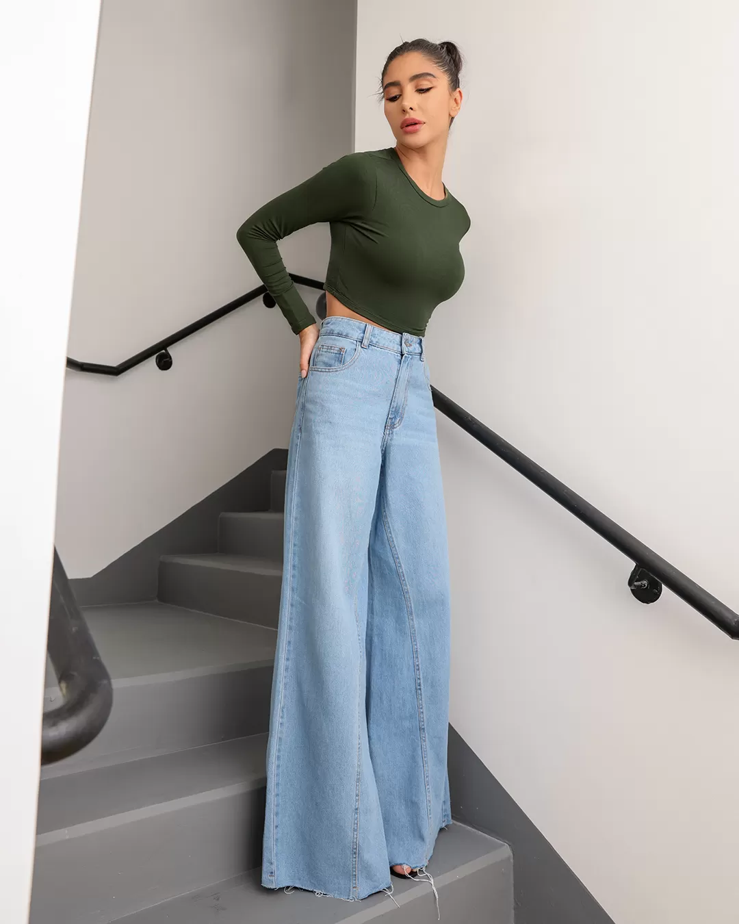 Dot Clothing - Cropped Dot Clothing Sweatshirt Long Sleeve Green - 1984VERDE Dot Clothing - Cropped Dot Clothing Sweatshirt Long Sleeve Green - 1984VERDE