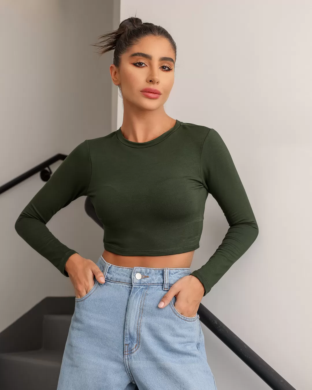 Dot Clothing - Cropped Dot Clothing Sweatshirt Long Sleeve Green - 1984VERDE Dot Clothing - Cropped Dot Clothing Sweatshirt Long Sleeve Green - 1984VERDE