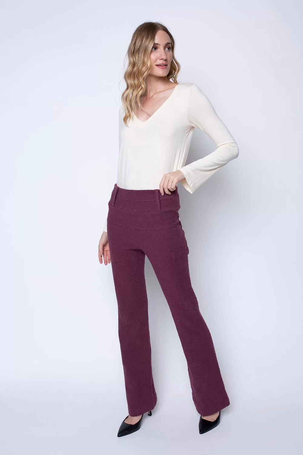 Hidrogênio - FLARE PANTS WITH TWO-COLOR POCKET BOUCLE CRYSTAL WINE - 19425043 Hidrogênio - FLARE PANTS WITH TWO-COLOR POCKET BOUCLE CRYSTAL WINE - 19425043