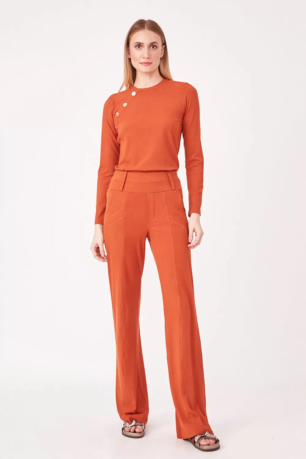 Hidrogênio - STRAIGHT TROUSERS WITH POCKETS AND CUTOUTS CAMILLE TERRA - 19445332 Hidrogênio - STRAIGHT TROUSERS WITH POCKETS AND CUTOUTS CAMILLE TERRA - 19445332