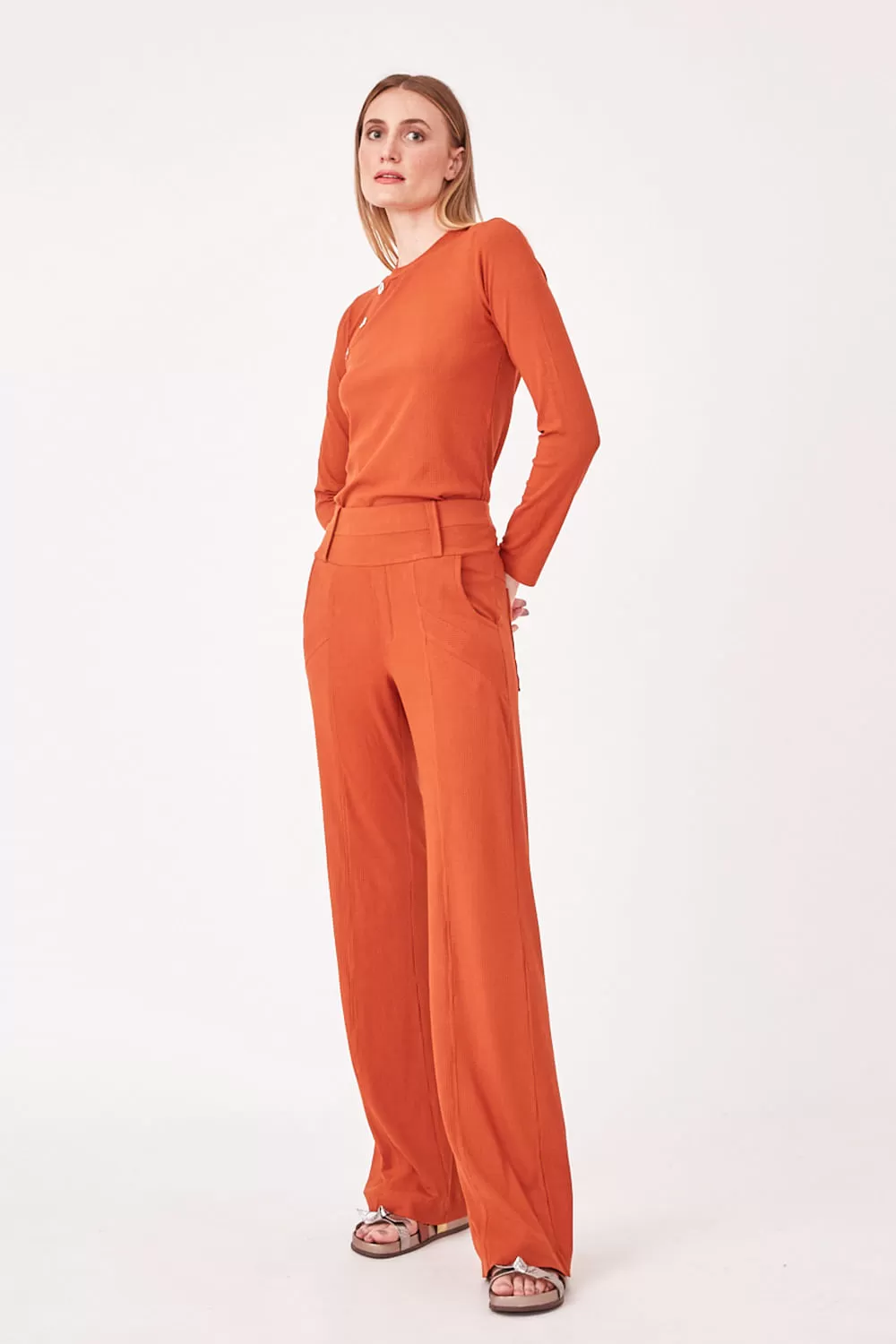 Hidrogênio - STRAIGHT TROUSERS WITH POCKETS AND CUTOUTS CAMILLE TERRA - 19445332 Hidrogênio - STRAIGHT TROUSERS WITH POCKETS AND CUTOUTS CAMILLE TERRA - 19445332