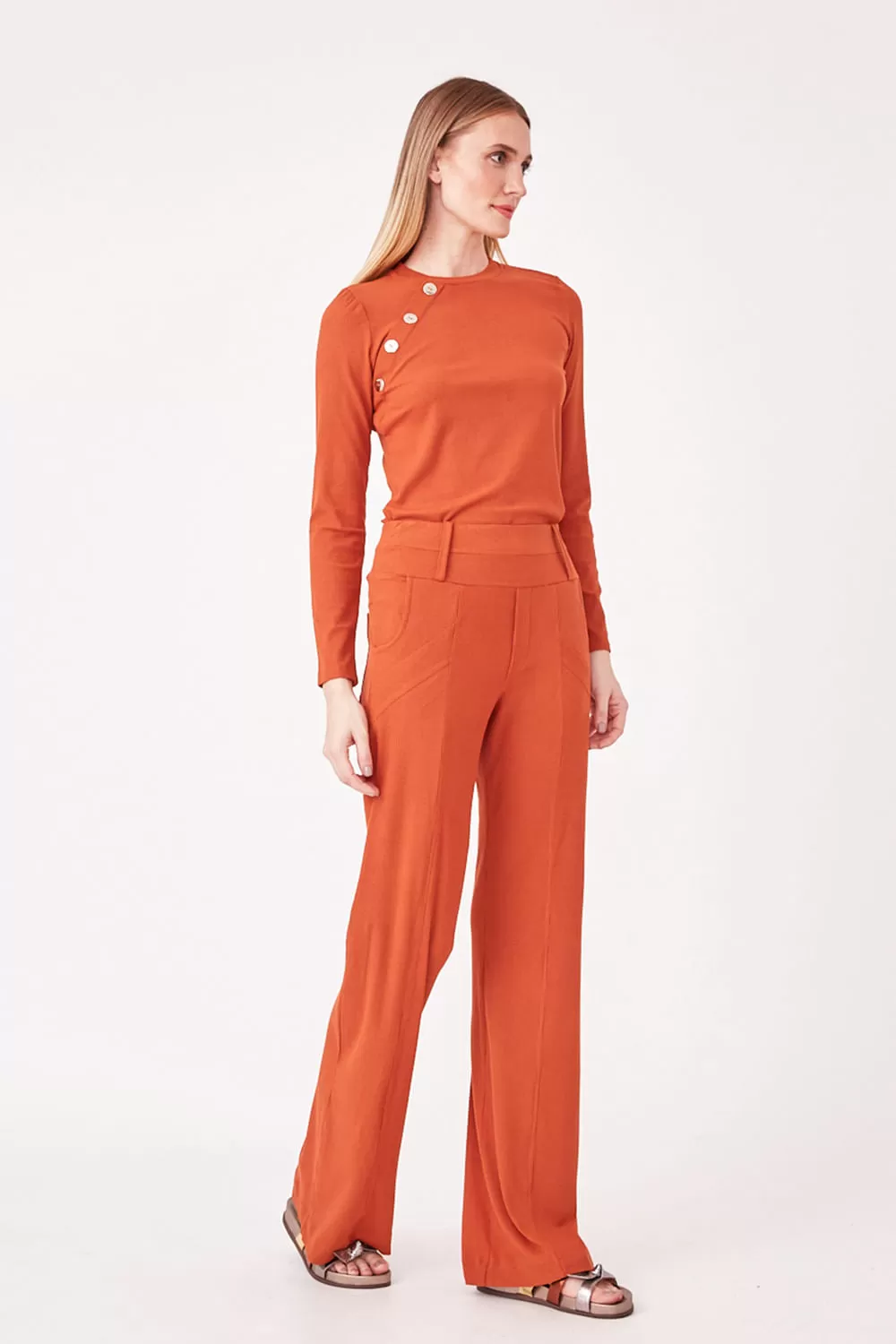 Hidrogênio - STRAIGHT TROUSERS WITH POCKETS AND CUTOUTS CAMILLE TERRA - 19445332 Hidrogênio - STRAIGHT TROUSERS WITH POCKETS AND CUTOUTS CAMILLE TERRA - 19445332