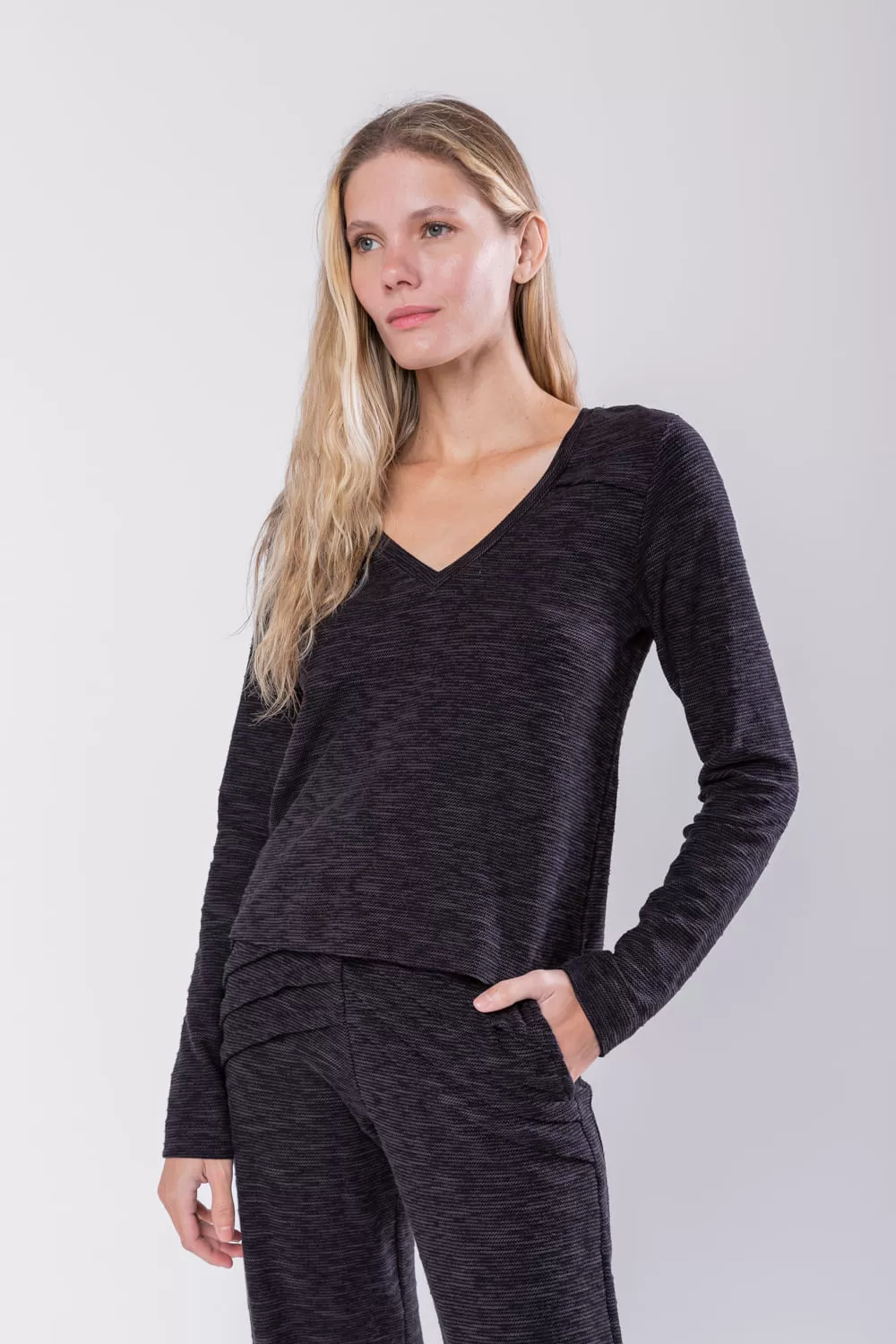 Hidrogênio - BLOUSE WITH PLEAS ON THE SHOULDER LONG SLEEVE BLACK - 19749001 Hidrogênio - BLOUSE WITH PLEAS ON THE SHOULDER LONG SLEEVE BLACK - 19749001