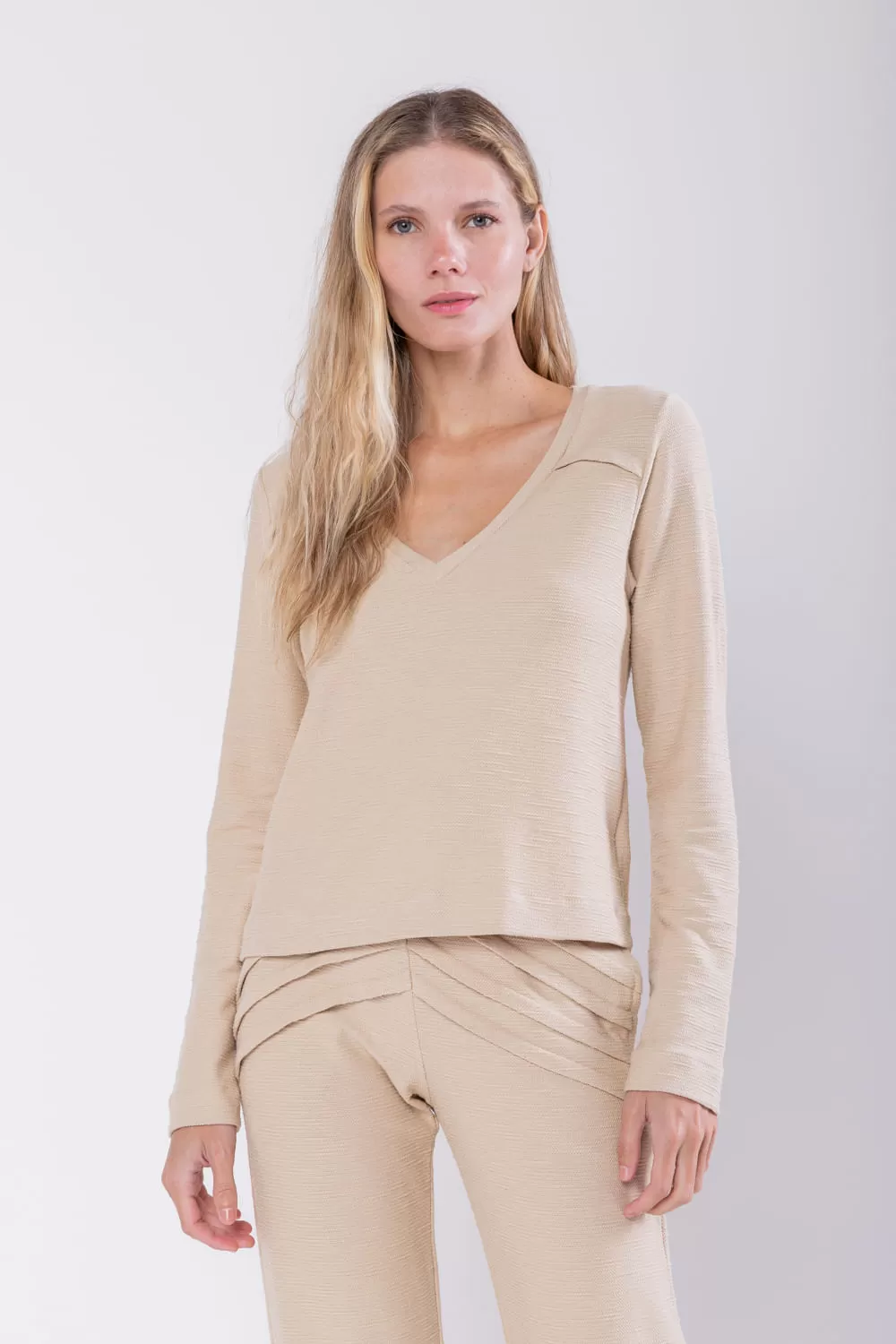 Hidrogênio - BLOUSE WITH PLEAS ON THE SHOULDER LONG SLEEVE LEATHER - 19749247 Hidrogênio - BLOUSE WITH PLEAS ON THE SHOULDER LONG SLEEVE LEATHER - 19749247
