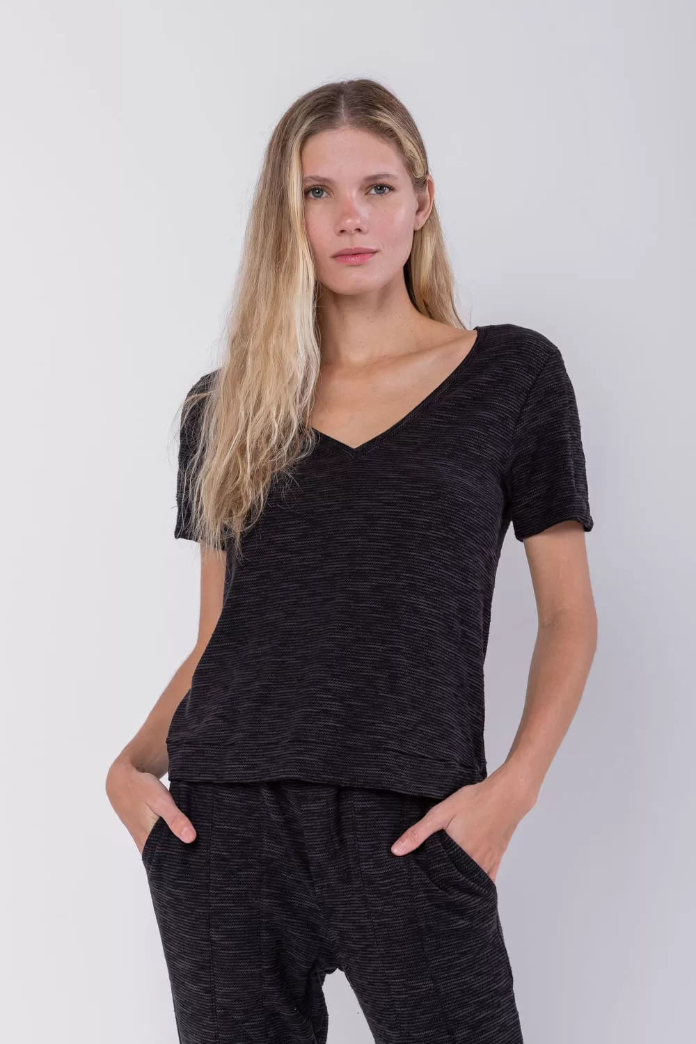 Hidrogênio - BLACK V-NECK BASIC BLOUSE - 19758001 Hidrogênio - BLACK V-NECK BASIC BLOUSE - 19758001