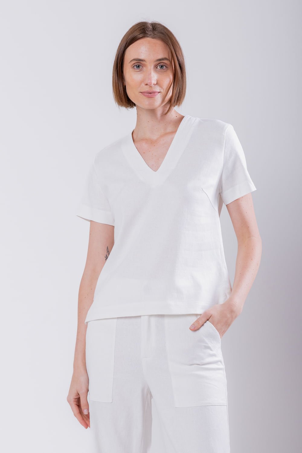 Hidrogênio - OFF WHITE STITCHED V-NECK BLOUSE - 19739018 Hidrogênio - OFF WHITE STITCHED V-NECK BLOUSE - 19739018