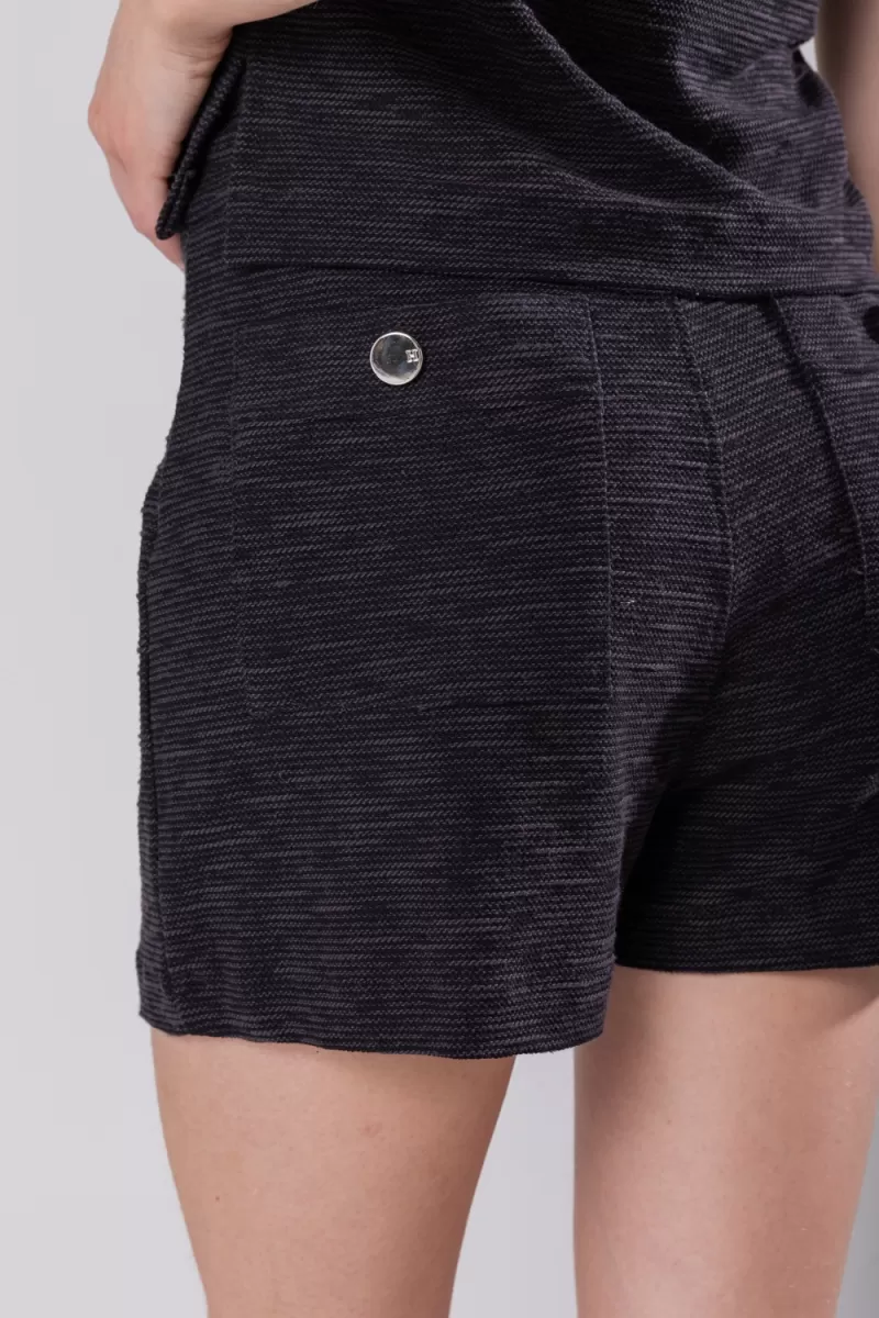 Hidrogênio - BLACK SKIRT SHORTS WITH CHANNELS - 19808001 Hidrogênio - BLACK SKIRT SHORTS WITH CHANNELS - 19808001
