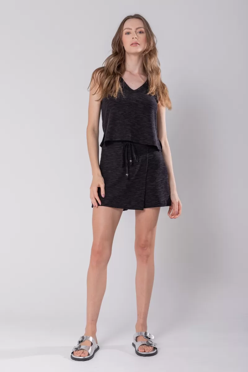 Hidrogênio - BLACK SKIRT SHORTS WITH CHANNELS - 19808001 Hidrogênio - BLACK SKIRT SHORTS WITH CHANNELS - 19808001