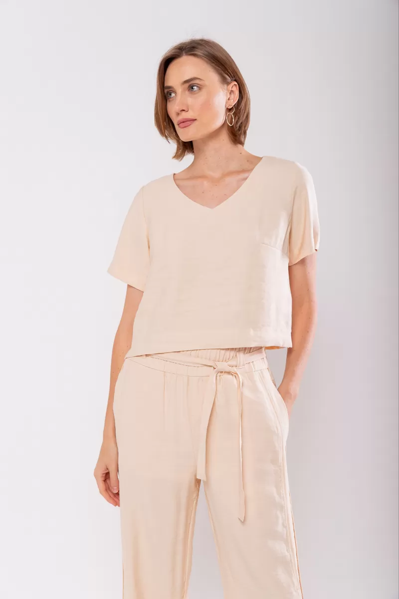 Hidrogênio - TAILORED BLOUSE WITH V-NECK PANACOTA - 19823523 Hidrogênio - TAILORED BLOUSE WITH V-NECK PANACOTA - 19823523