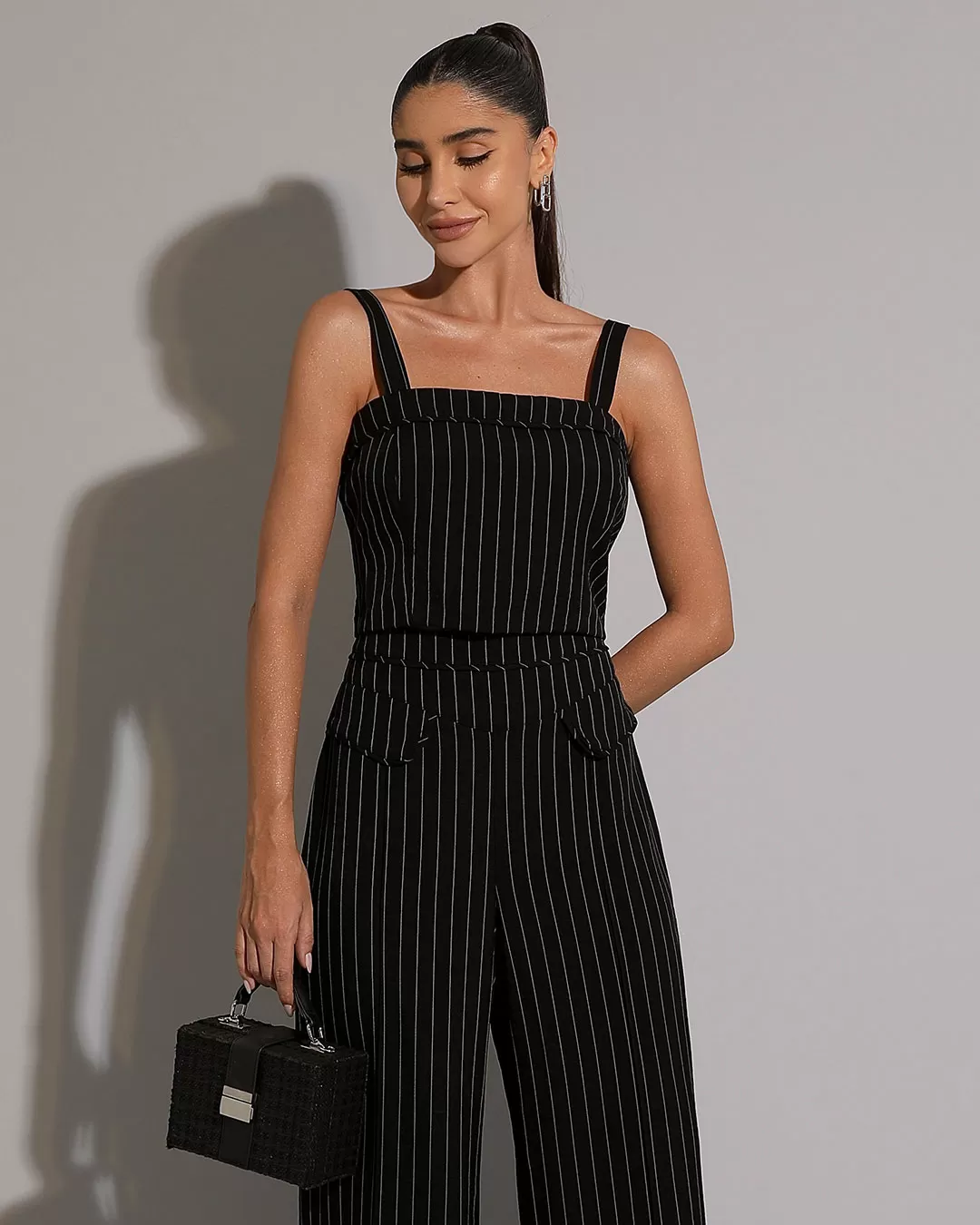 Miss Misses - Set Miss Misses Pinstripe Cropped and Black Pants - 54213PRETO Miss Misses - Set Miss Misses Pinstripe Cropped and Black Pants - 54213PRETO