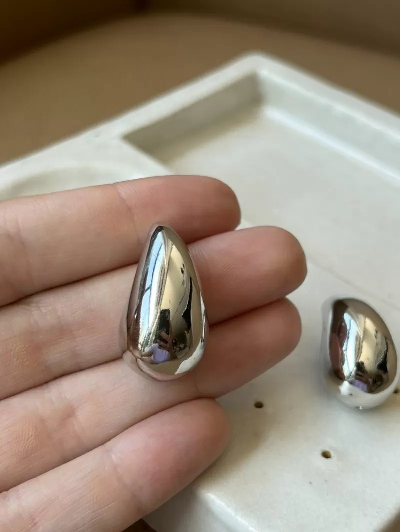 Mikabe - White Rhodium Drop Earring - MK1737