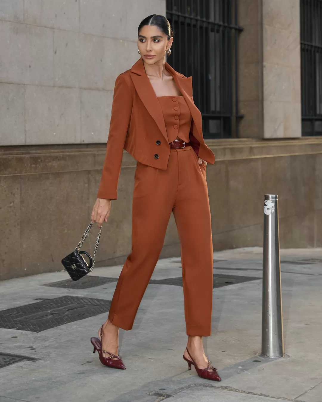 Dot Clothing - Blazer Cropped Dot Clothing Tailoring Beige - 2306BLBEGE Dot Clothing - Blazer Cropped Dot Clothing Tailoring Beige - 2306BLBEGE