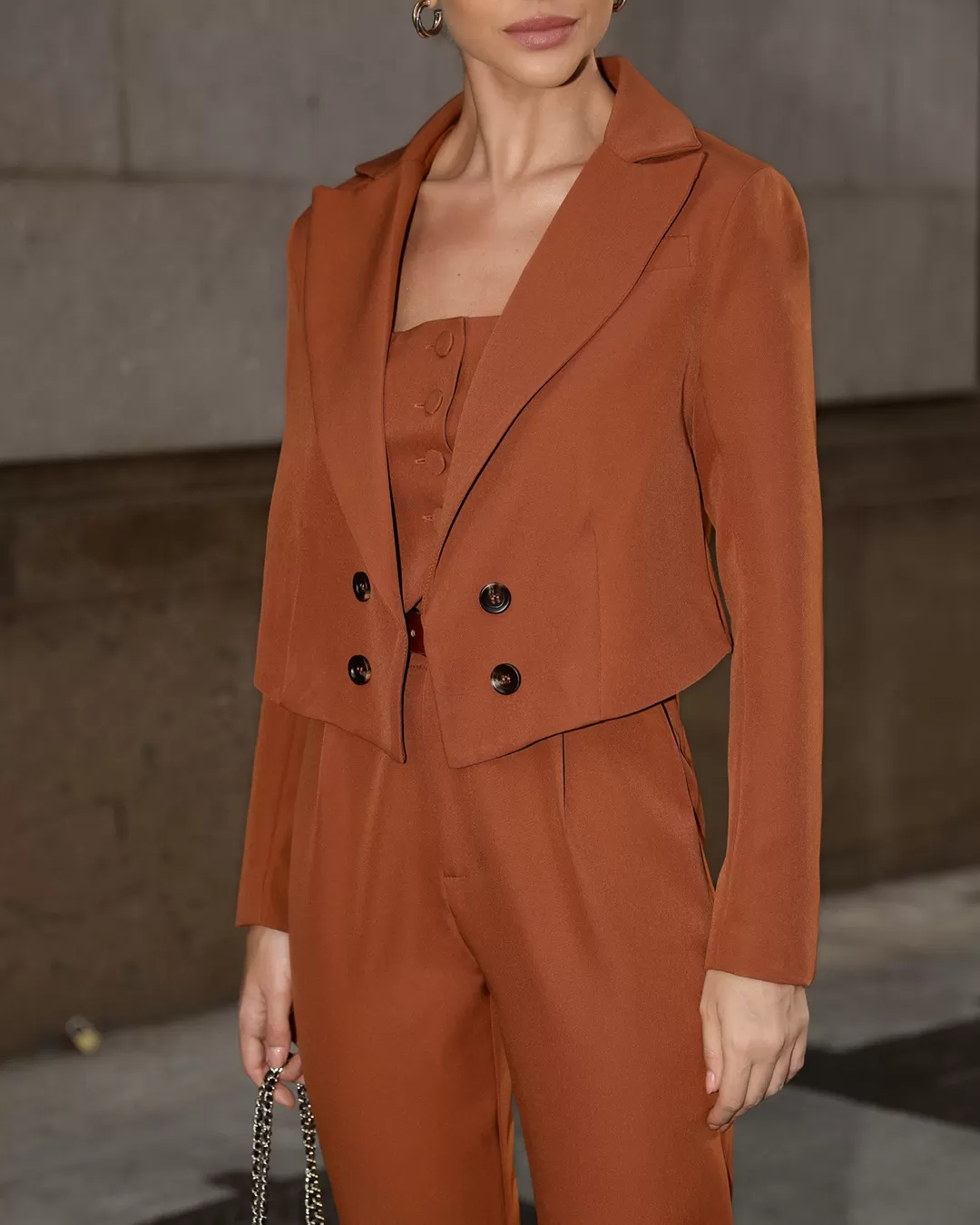Dot Clothing - Blazer Cropped Dot Clothing Tailoring Beige - 2306BLBEGE Dot Clothing - Blazer Cropped Dot Clothing Tailoring Beige - 2306BLBEGE