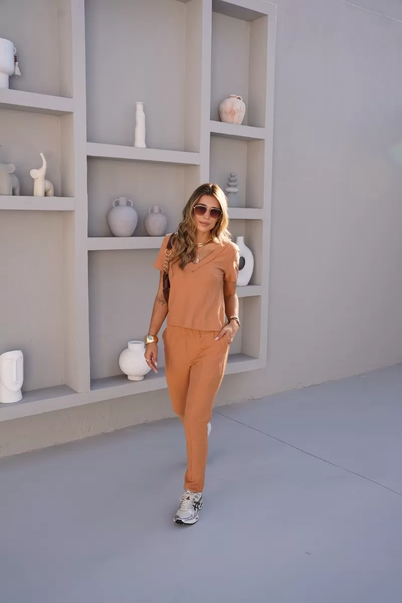 Hidrogênio - BASIC THREAD BLOUSE WITH DEC. V CAMEL - 19985039 Hidrogênio - BASIC THREAD BLOUSE WITH DEC. V CAMEL - 19985039