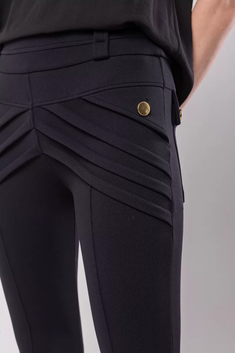 Hidrogênio - FLARE PANTS WITH FRONT PLEATS AND POCKETS DAYANE BLACK - 20120001 Hidrogênio - FLARE PANTS WITH FRONT PLEATS AND POCKETS DAYANE BLACK - 20120001