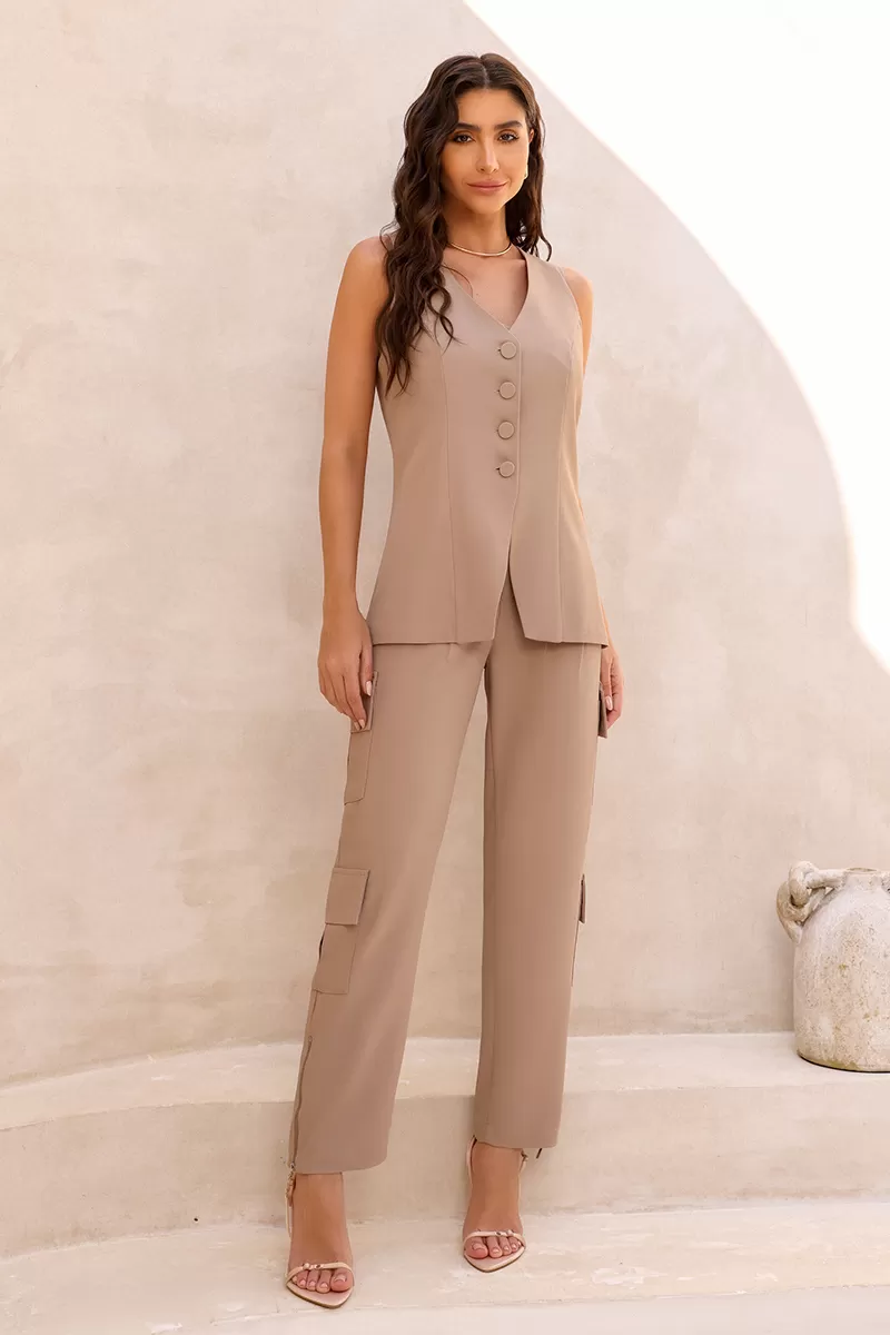 Dot Clothing - Vest Dot Clothing Kira Alfaiataria Avelã - 2451AVELA Dot Clothing - Vest Dot Clothing Kira Alfaiataria Avelã - 2451AVELA