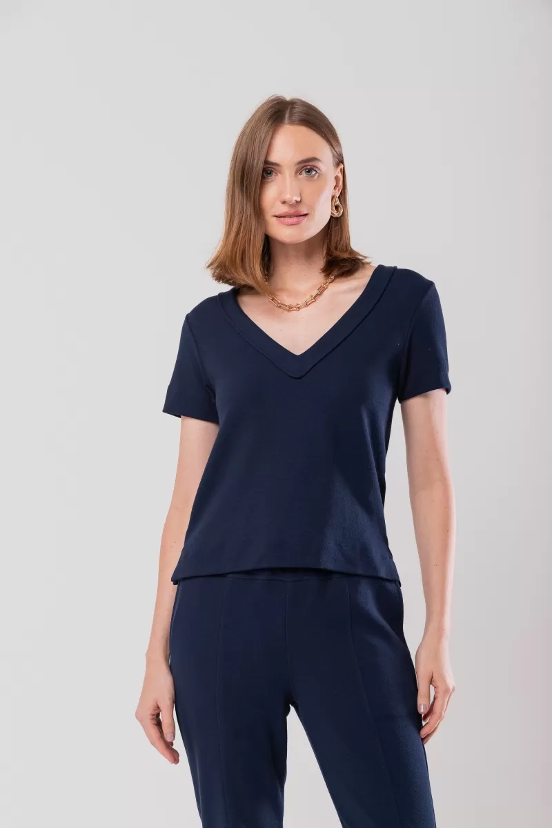 Hidrogênio - DEC. V SHORT SLEEVE CREPE KNIT BLOUSE IN NAVY COLOR - 20117004 Hidrogênio - DEC. V SHORT SLEEVE CREPE KNIT BLOUSE IN NAVY COLOR - 20117004
