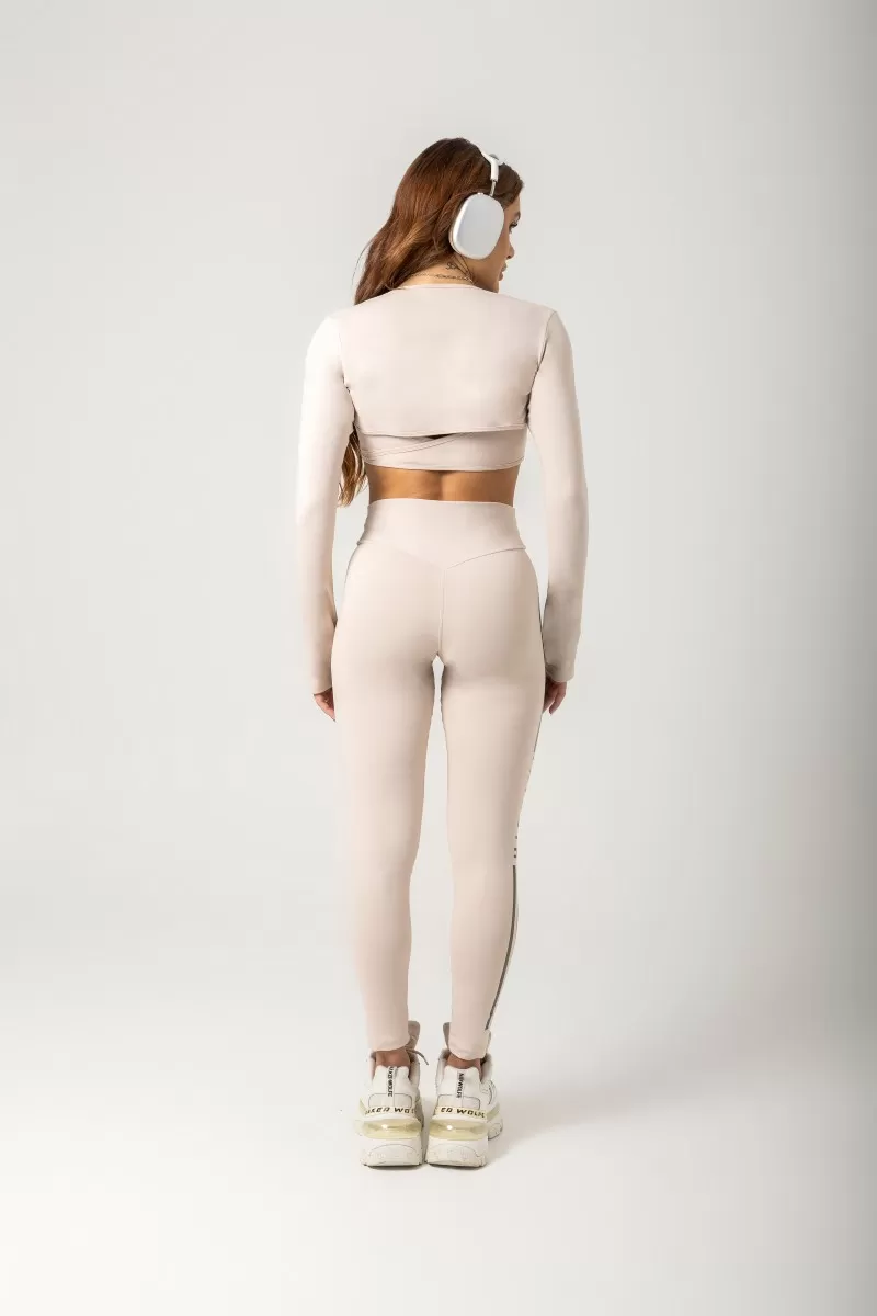 Hipkini - Era Cream Gym Top with silk - 33330822 Hipkini - Era Cream Gym Top with silk - 33330822