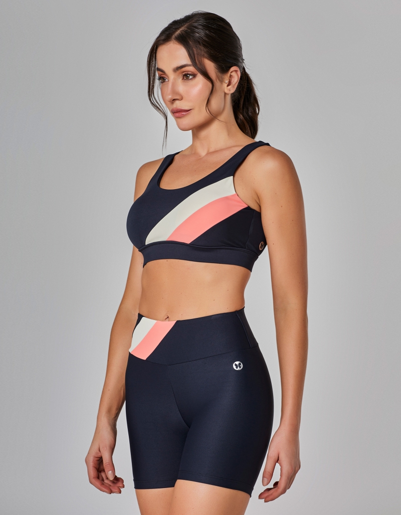 Vestem - Tricolor Motion Shorts Black - SH670.I25.C0002 Vestem - Tricolor Motion Shorts Black - SH670.I25.C0002