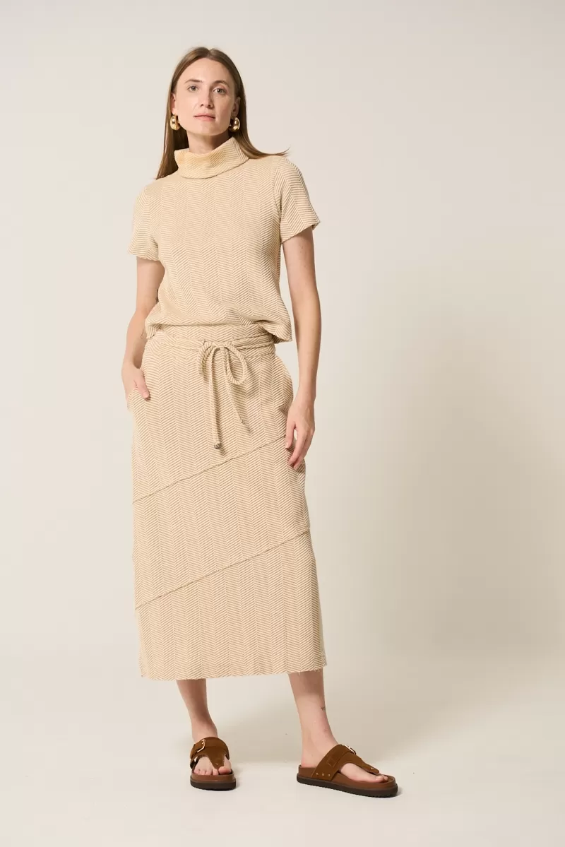 Hidrogênio - SEMI EVASE SKIRT WITH BEIGE CUTOUTS - 20266003 Hidrogênio - SEMI EVASE SKIRT WITH BEIGE CUTOUTS - 20266003