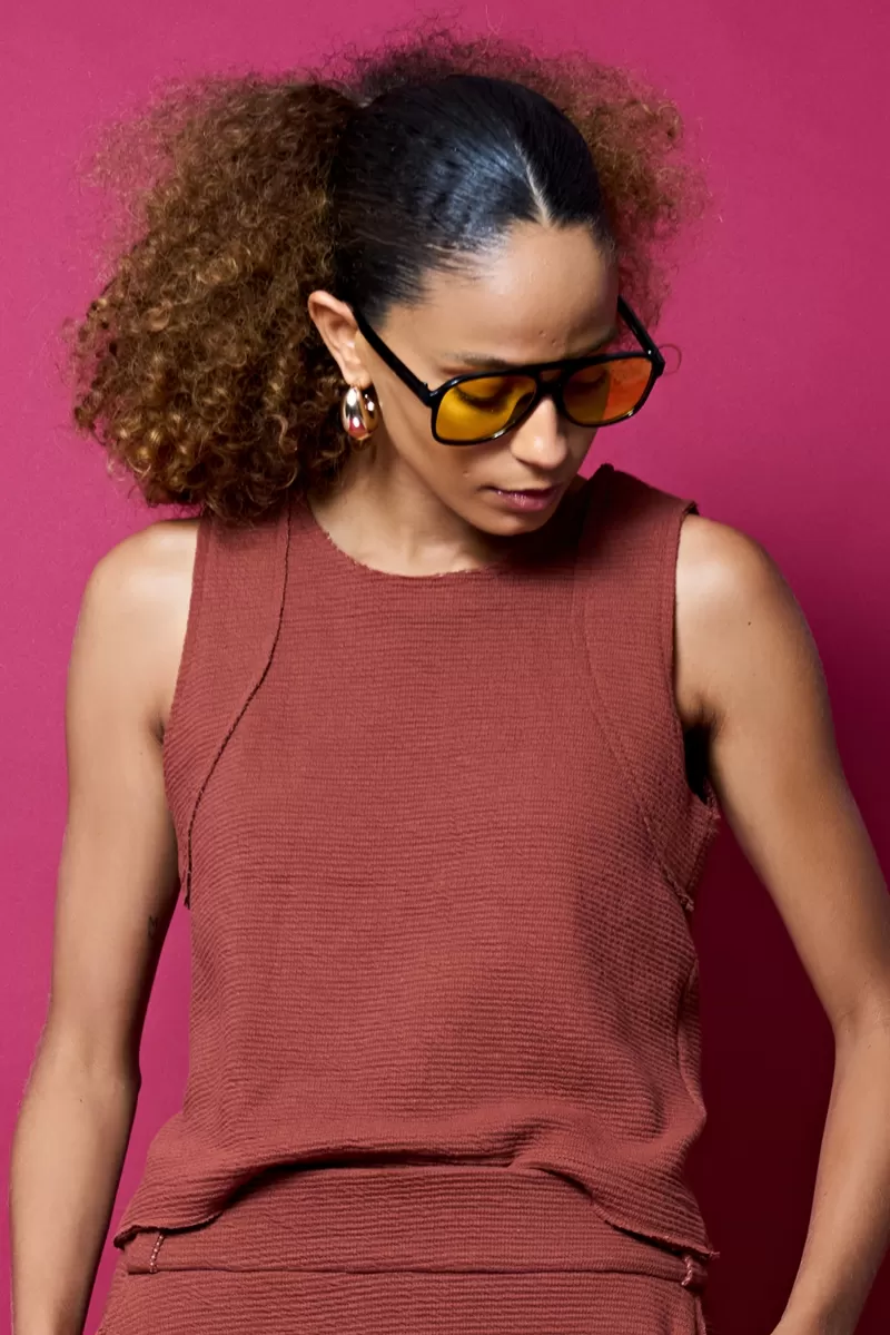 Hidrogênio - TANK TOP WITH BROWN THREAD DETAIL - 20376031 Hidrogênio - TANK TOP WITH BROWN THREAD DETAIL - 20376031