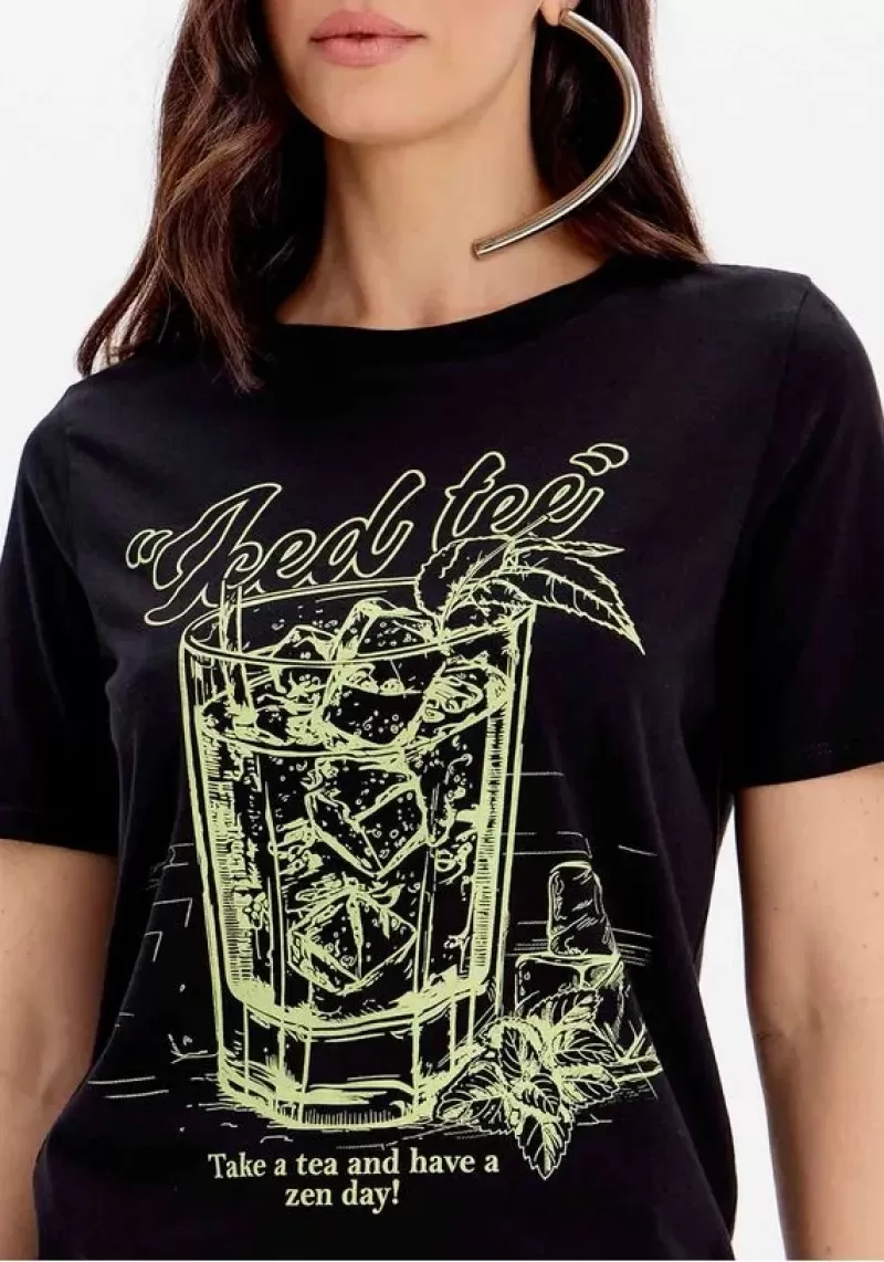 LANÇA PERFUME - Traditional T-shirt with Print and Short Sleeve Lança Perfume - 5070 LANÇA PERFUME - Traditional T-shirt with Print and Short Sleeve Lança Perfume - 5070