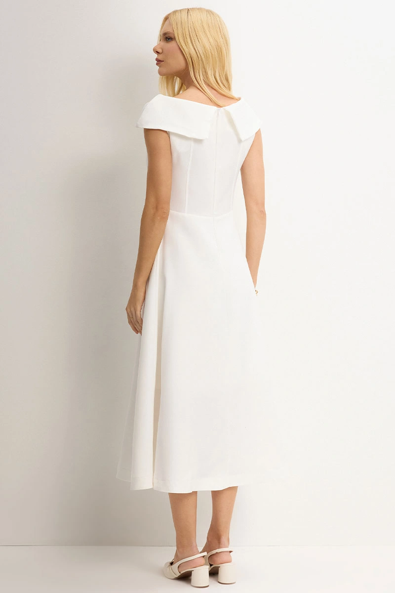 Miss Misses - Hilda Dress with Flower Detail on the Off-White Collar - 54592030