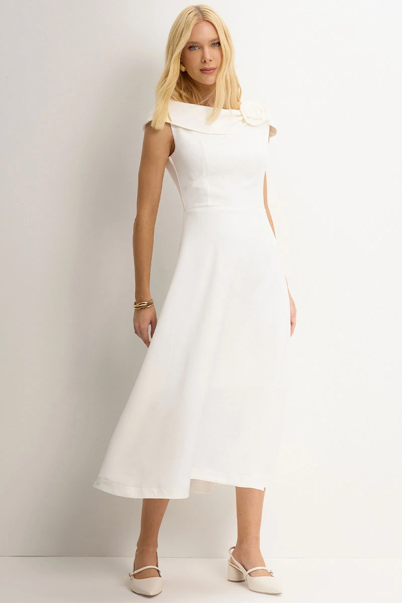 Miss Misses - Hilda Dress with Flower Detail on the Off-White Collar - 54592030