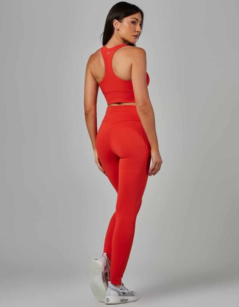 Vestem - Pace High Support Top in Grenadine Red - TOP1187.V26.C0575 Vestem - Pace High Support Top in Grenadine Red - TOP1187.V26.C0575