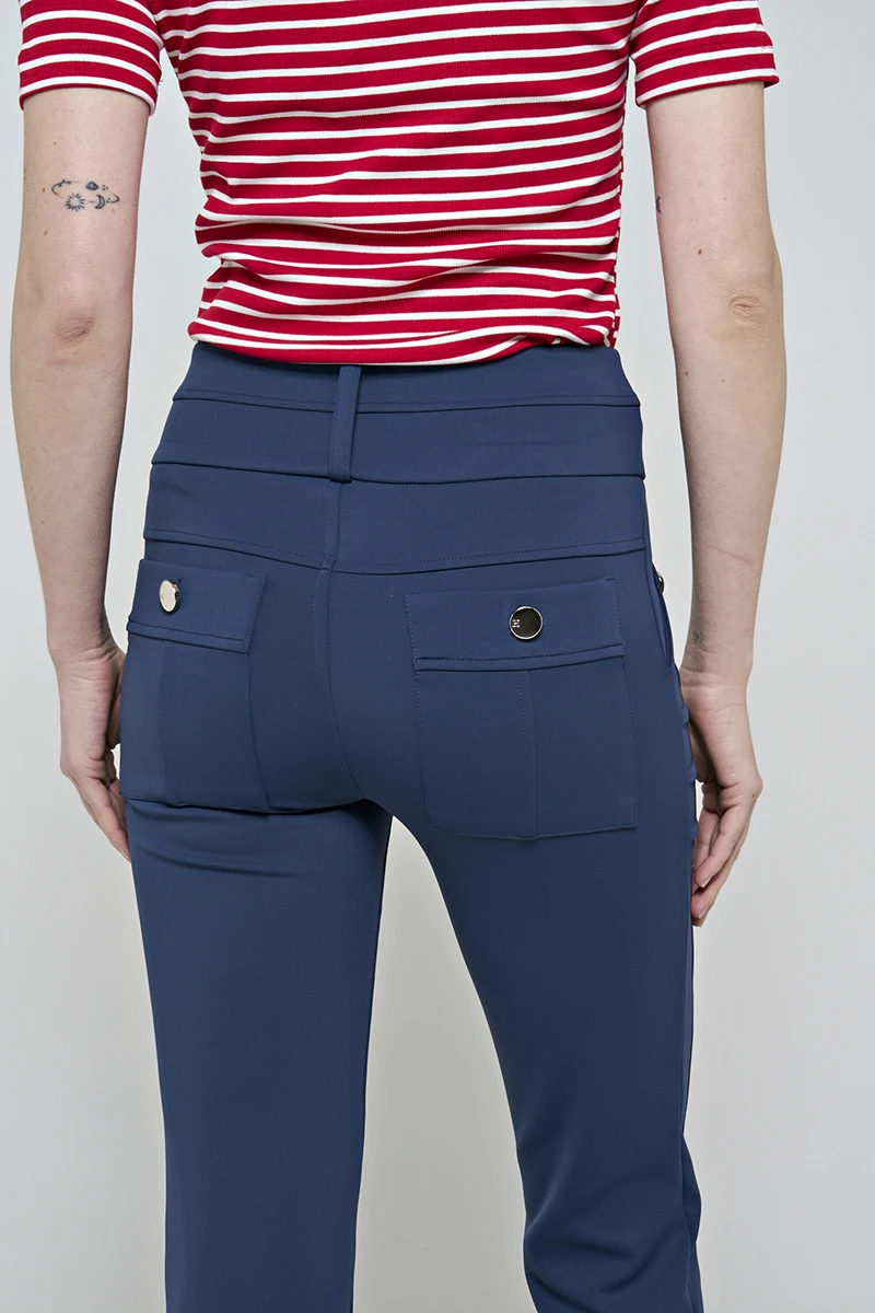 Hidrogênio - CALÇA FLARE COM BOLSOS E PREGAS ROSANA MARINHO - 19481004 Hidrogênio - CALÇA FLARE COM BOLSOS E PREGAS ROSANA MARINHO - 19481004
