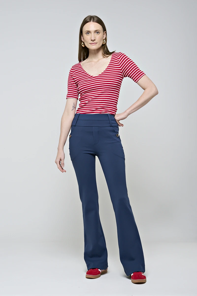 Hidrogênio - CALÇA FLARE COM BOLSOS E PREGAS ROSANA MARINHO - 19481004 Hidrogênio - CALÇA FLARE COM BOLSOS E PREGAS ROSANA MARINHO - 19481004