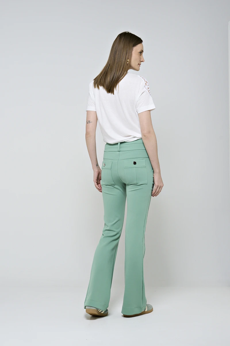 Hidrogênio - CALÇA FLARE COM BOLSOS E PREGAS ROSANA VERDE CAMPESTRE - 19481472 Hidrogênio - CALÇA FLARE COM BOLSOS E PREGAS ROSANA VERDE CAMPESTRE - 19481472