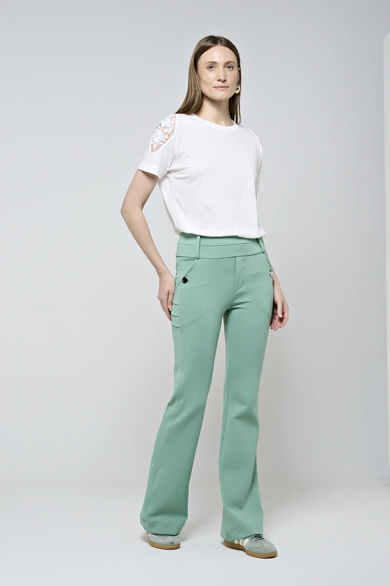 Hidrogênio - CALÇA FLARE COM BOLSOS E PREGAS ROSANA VERDE CAMPESTRE - 19481472 Hidrogênio - CALÇA FLARE COM BOLSOS E PREGAS ROSANA VERDE CAMPESTRE - 19481472