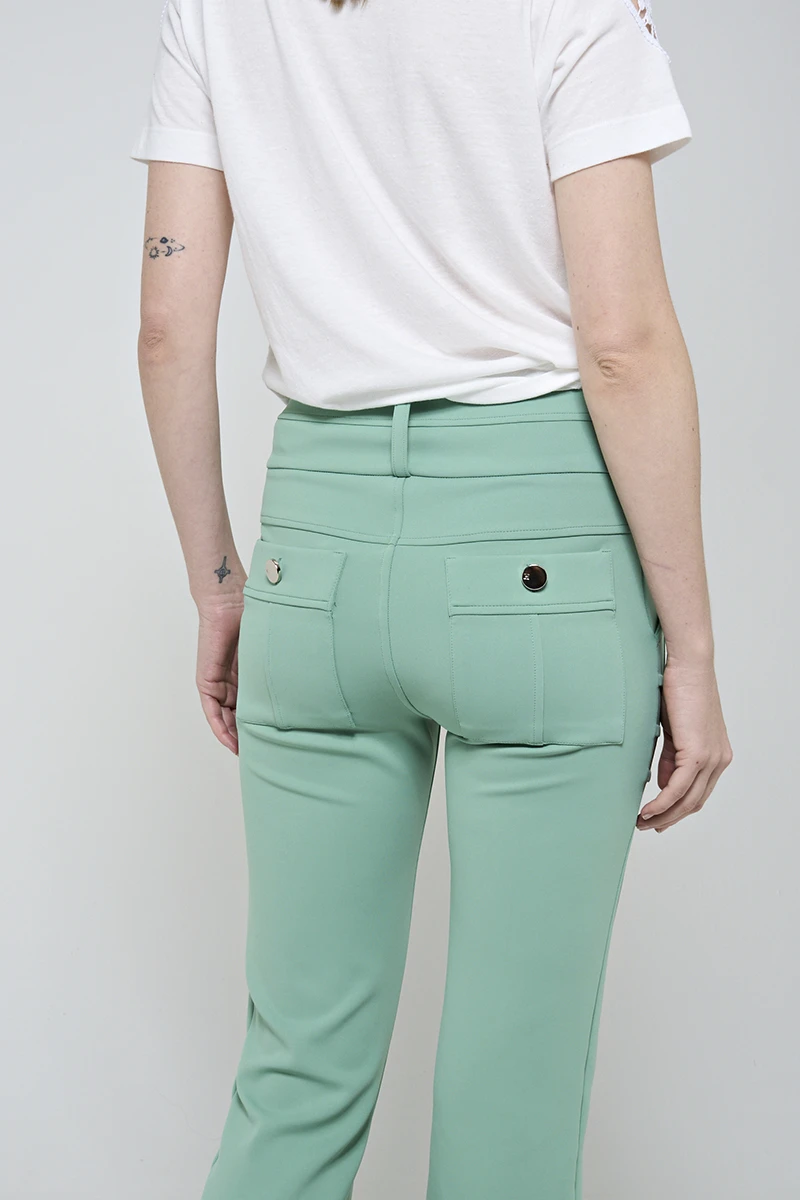 Hidrogênio - CALÇA FLARE COM BOLSOS E PREGAS ROSANA VERDE CAMPESTRE - 19481472 Hidrogênio - CALÇA FLARE COM BOLSOS E PREGAS ROSANA VERDE CAMPESTRE - 19481472