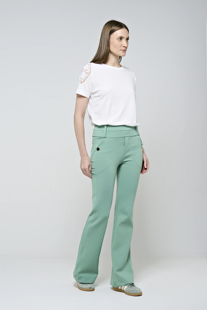 Hidrogênio - CALÇA FLARE COM BOLSOS E PREGAS ROSANA VERDE CAMPESTRE - 19481472 Hidrogênio - CALÇA FLARE COM BOLSOS E PREGAS ROSANA VERDE CAMPESTRE - 19481472