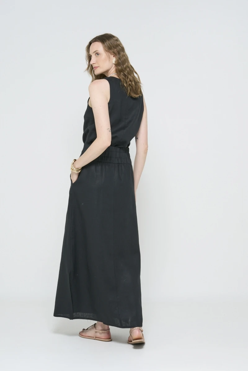 Hidrogênio - Long skirt with slit and black cord. - 20559001