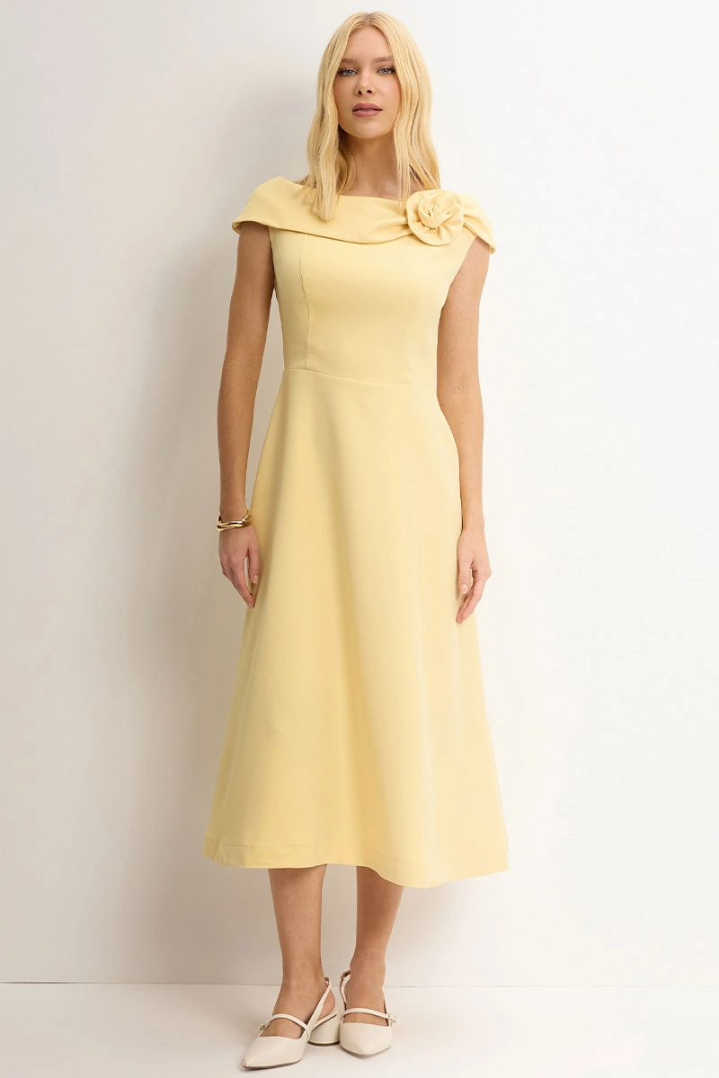 Miss Misses - Hilda Dress with Flower Detail on the Collar in Yellow - 54592003