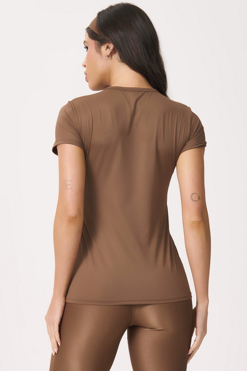 Lets Gym - Shirt M/C Basic Mocha Mousse - 2430MM Lets Gym - Shirt M/C Basic Mocha Mousse - 2430MM