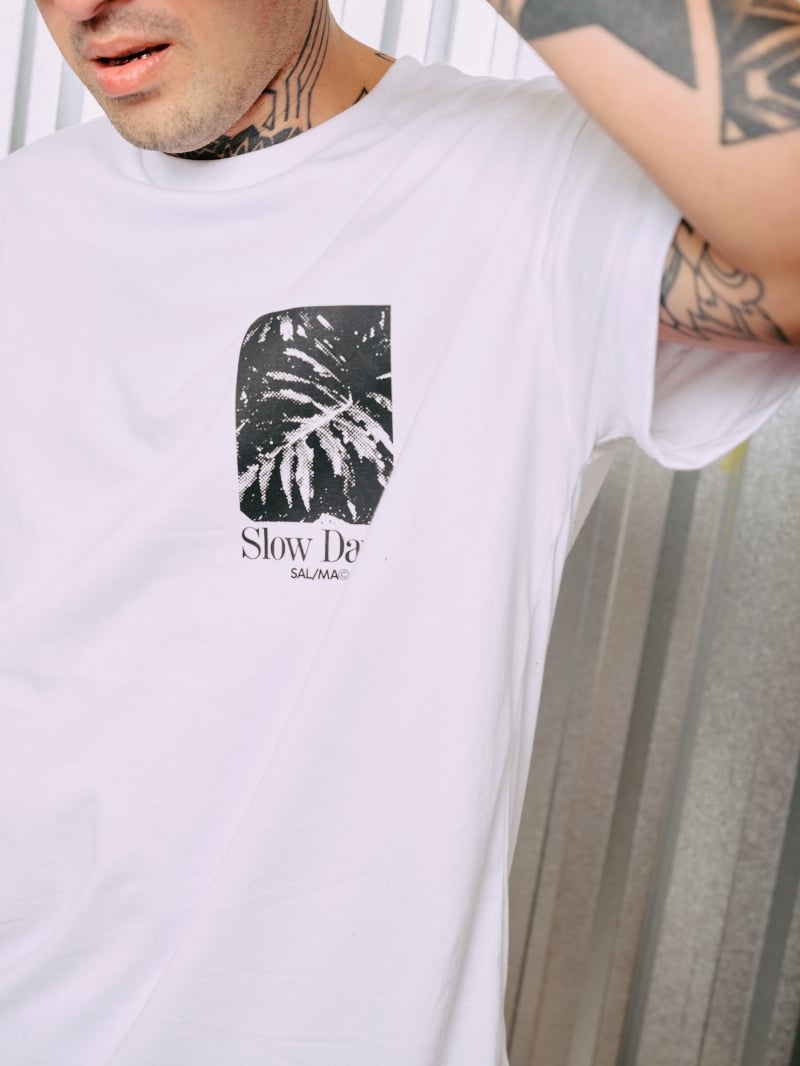 Salma - TShirt Classic Fit Slow White - SALTSHIRT4PRE Salma - TShirt Classic Fit Slow White - SALTSHIRT4PRE