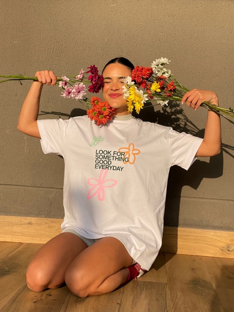 Salma - TShirt Classic Fit Better Days White - SALTSHIRT5BRA