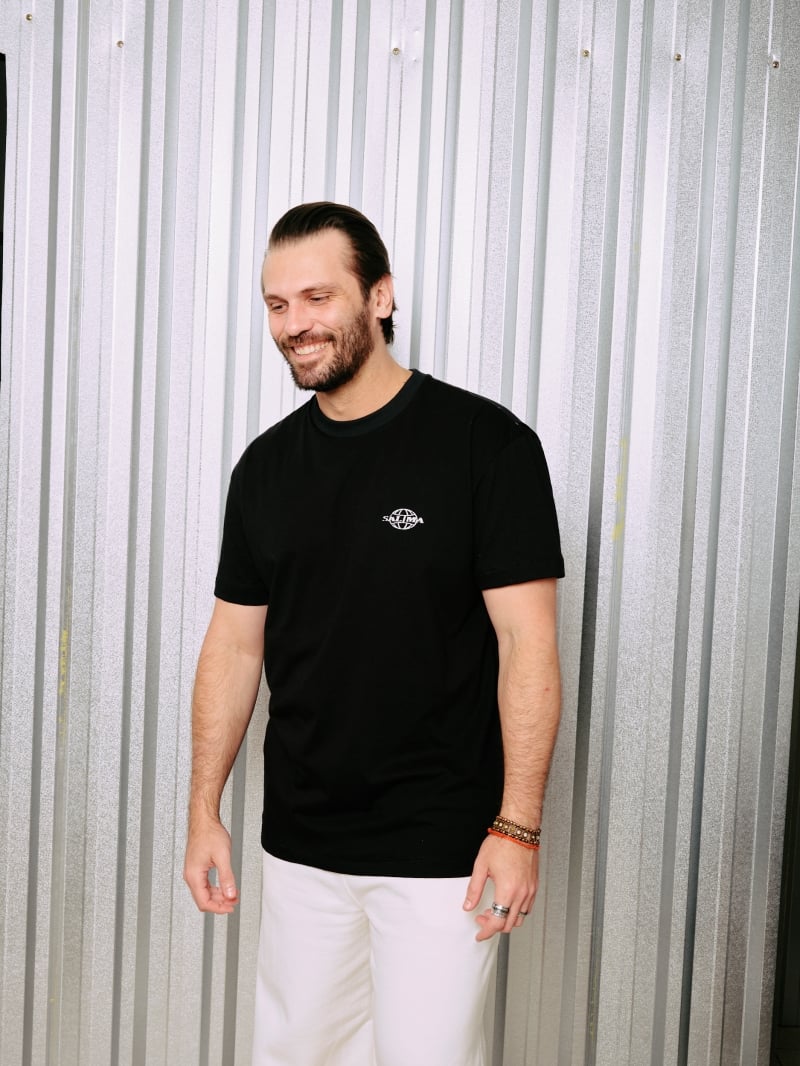 Salma - Classic Fit Traveling T-Shirt - Black - SALTSHIRT8PRE Salma - Classic Fit Traveling T-Shirt - Black - SALTSHIRT8PRE