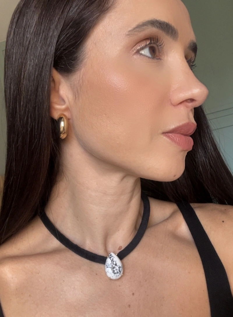 Mikabe - Colar Veludo Preto Pedra Howlita Branca - MK2119