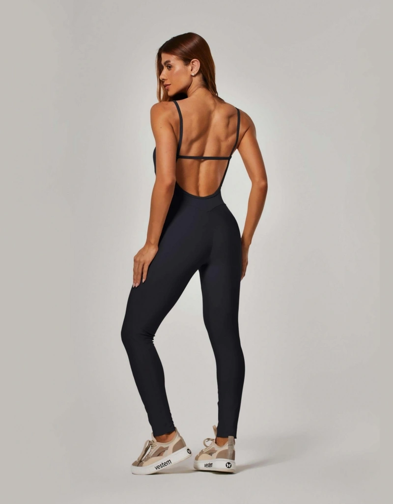 Vestem - Macacão com Bolsos Sense Preto - MAC300.ESS.C0002