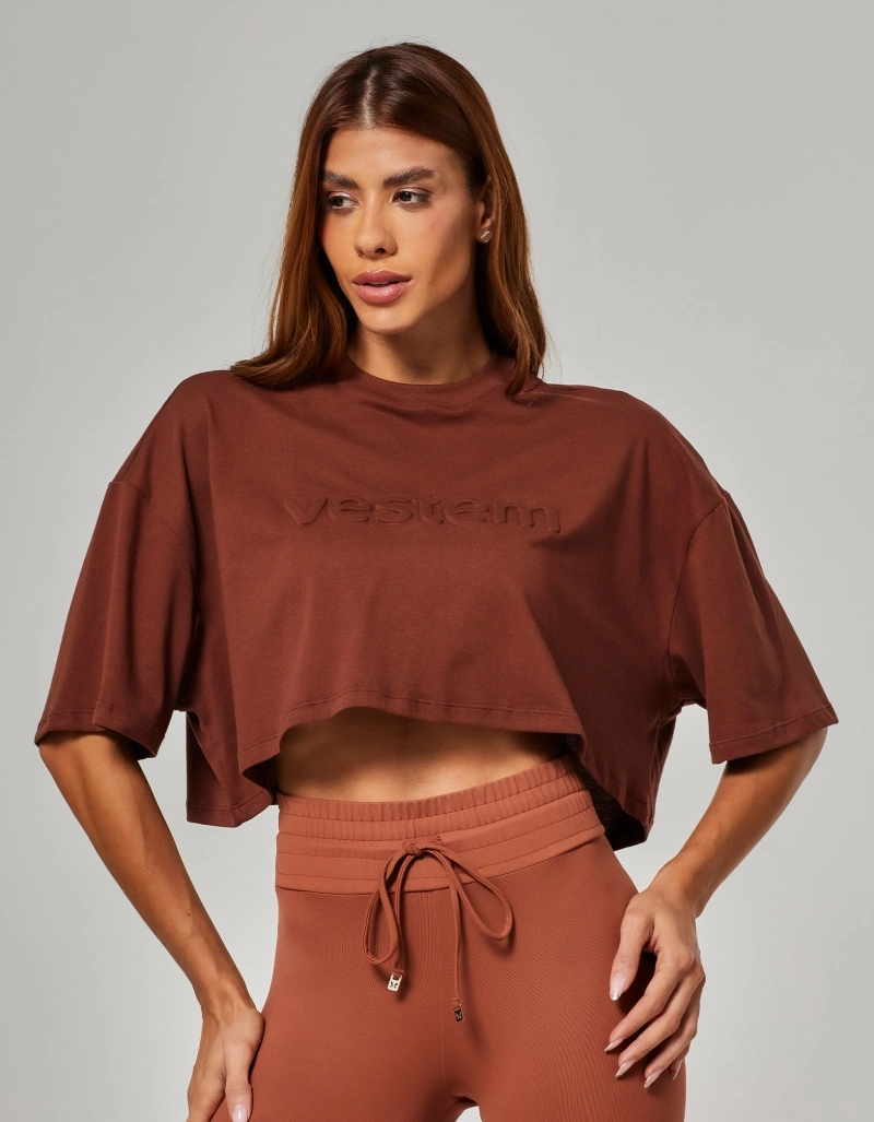 Vestem - Camiseta Cropped Vestem Embossing Marrom Sépia - BMC839.O26.C0697