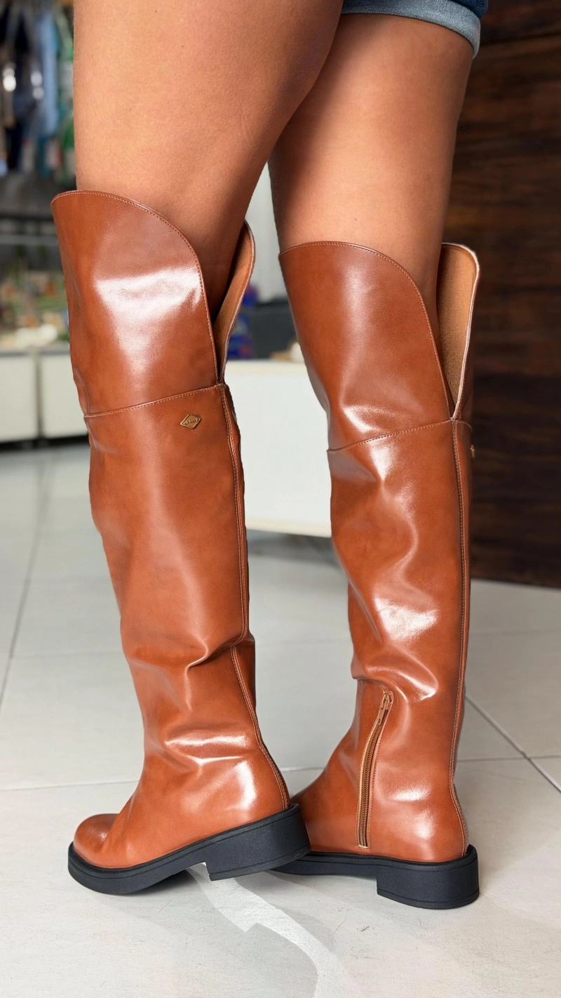 LANÇA PERFUME - Bota Cano Alto Com Metal Lança Perfume - 1170