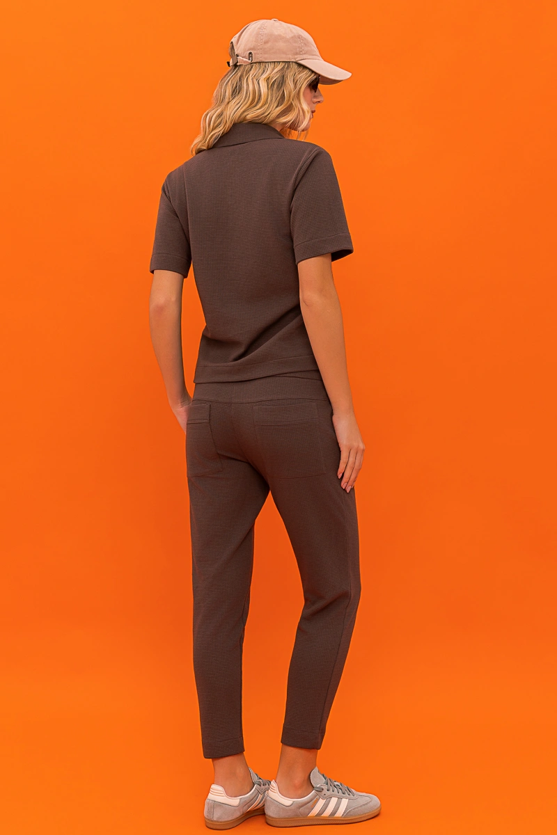 Hidrogênio - CALÇA JOGGER C/ BOLSOS E CANALETA LUA MARROM - 20731031