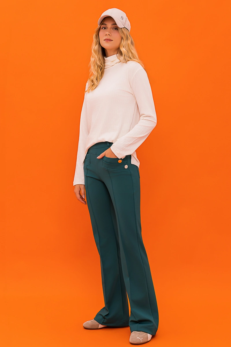 Hidrogênio - CALÇA FLARE COM LAPELAS AMORA VERDE PROFUNDO - 20359612